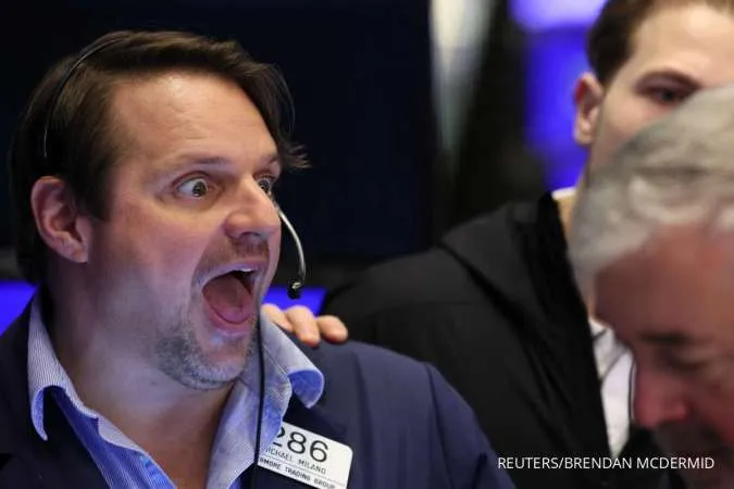 US STOCKS - Wall Street Rallies, S&P 500 Posts Record Closing High
