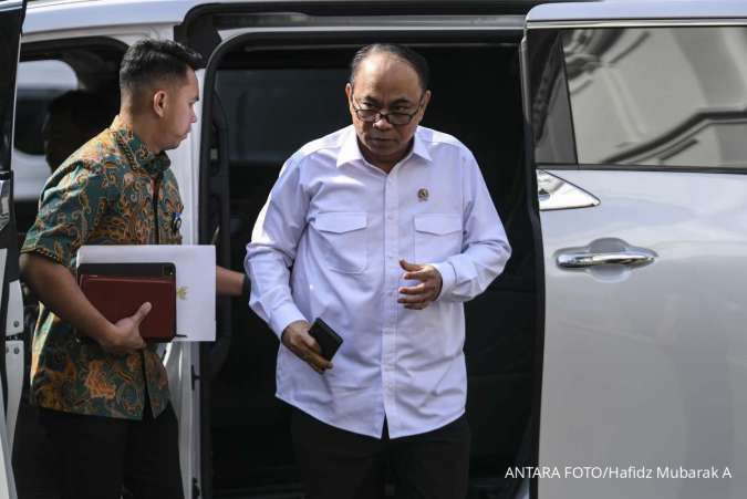 Menkop Beri Bocoran Bunga Pinjaman KopDes Merah Putih Hanya 3%
