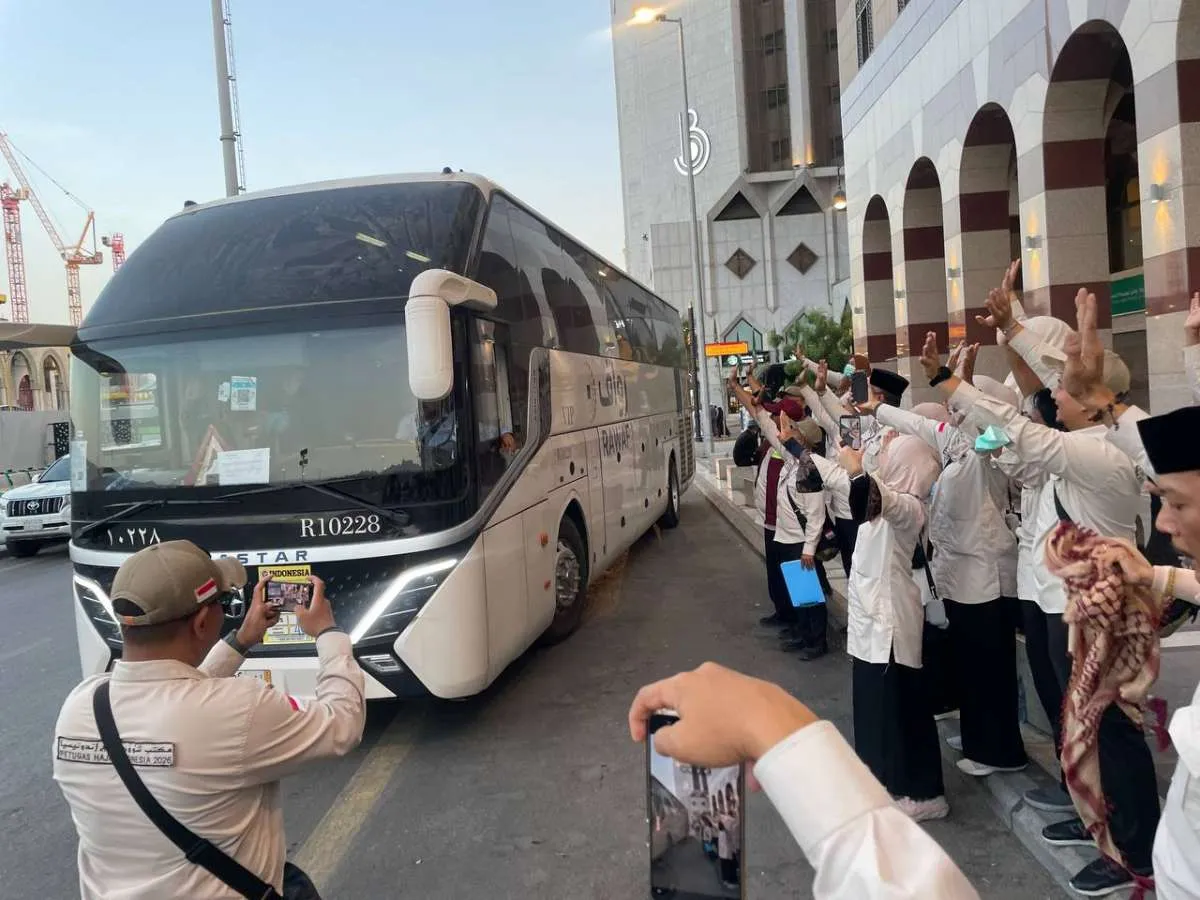 Haru! Jemaah Haji Indonesia Mulai Dipulangkan dari Madinah ke Tanah Air