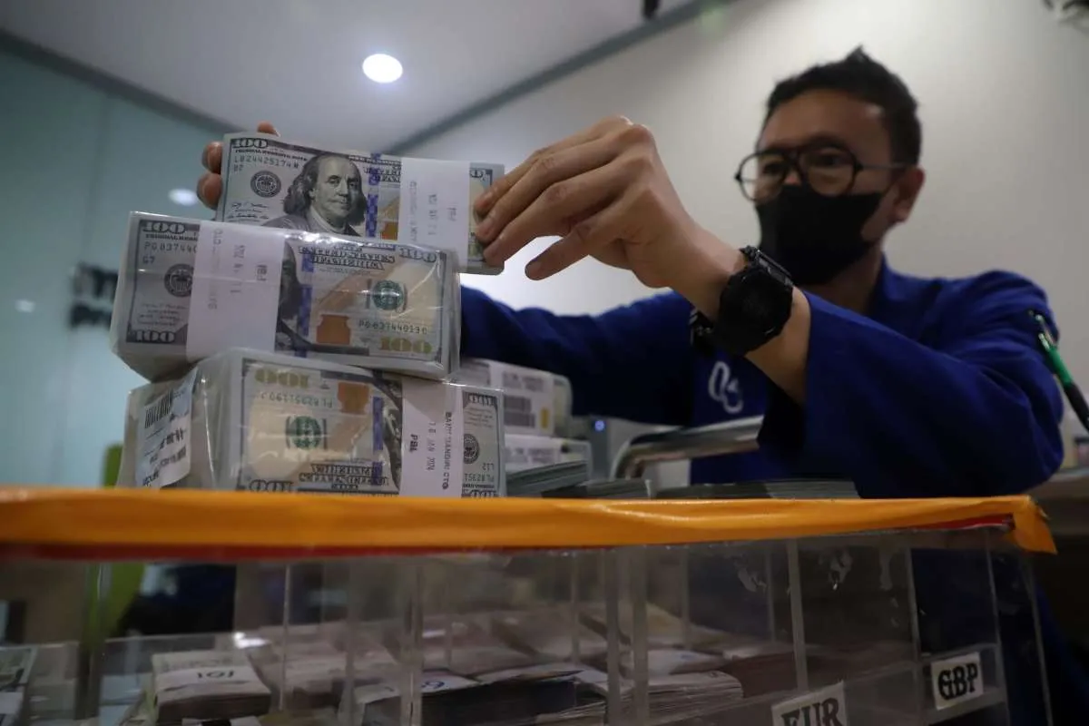 Rupiah Diprediksi Menguat Terbatas di Perdagangan Jumat (2/2)