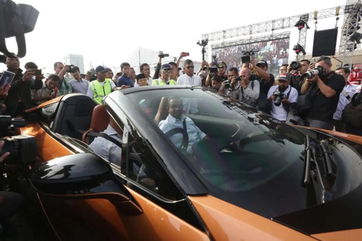  Anies akan gratiskan BBN-KB, harga mobil listrik BMW bisa lebih murah