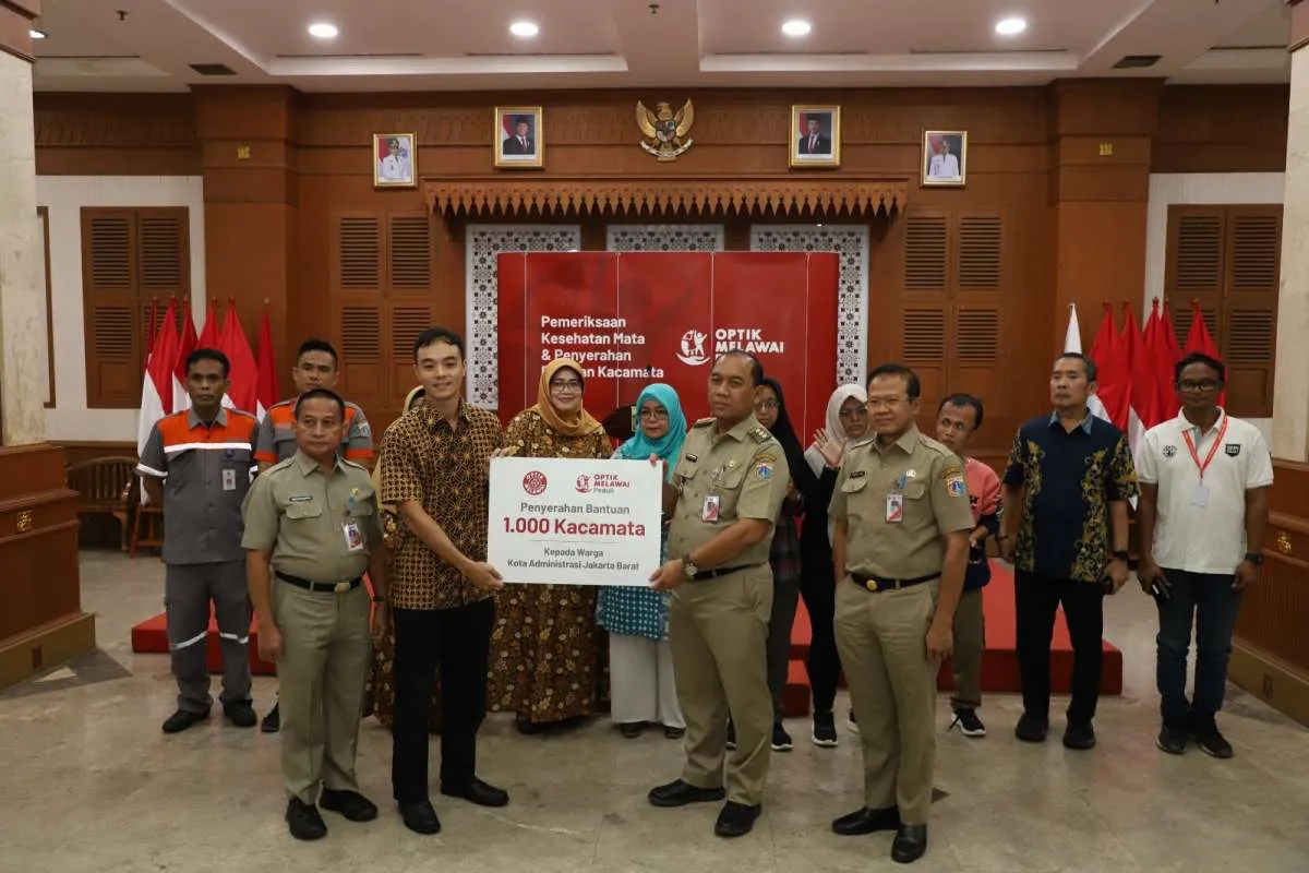 Optik Melawai Gelar Pemeriksaan Mata Gratis dan Donasikan Kacamata di Jakarta Barat