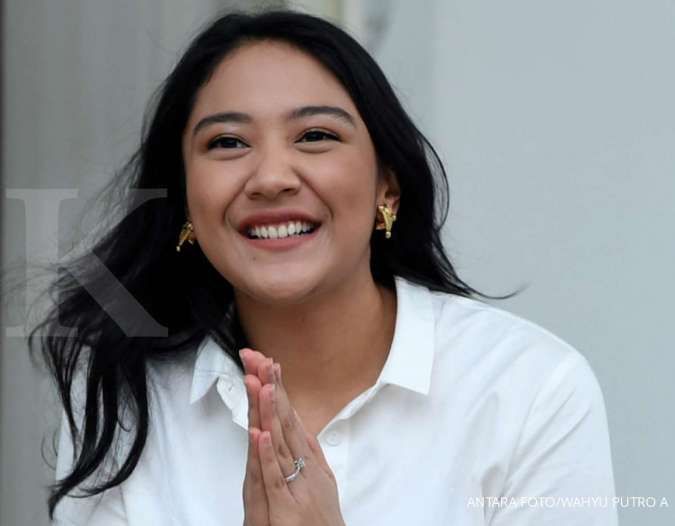 Umur 23 tahun, Putri Indahsari Tanjung staf khusus Jokowi termuda