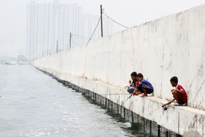 Seawall construction in Pasar Ikan, Kali Blencong nearly finished: Official