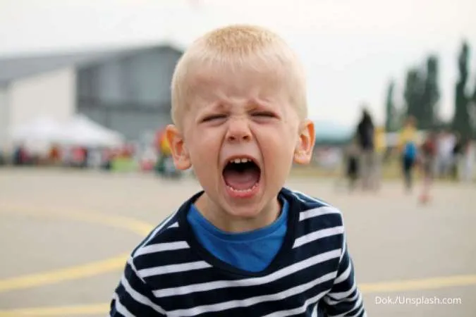 5 Cara Membantu Anak Mengatasi Kemarahan dengan Sehat, Hindari Pengabaian!