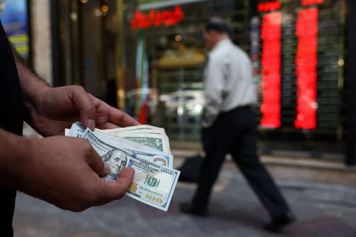 UPDATE-Dolar AS Menguat ke Level Tertinggi Sepekan di Tengah Memanasnya Konflik Teluk