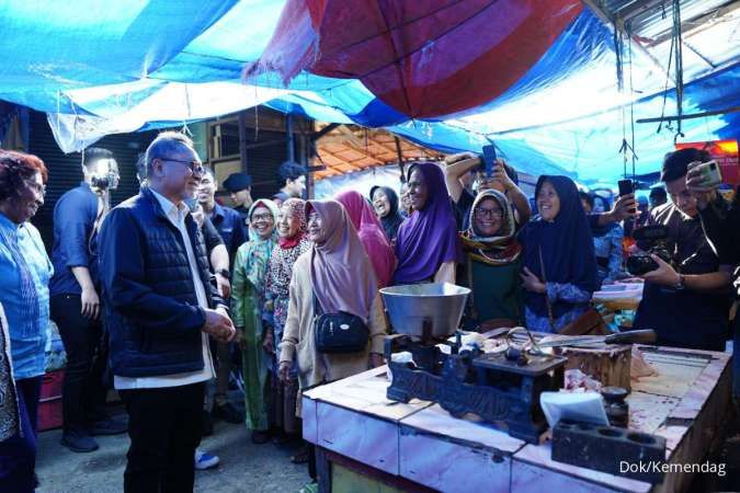 Mendag Zulkifli Tinjau Bapok di Pasar Pananjung, Pangandaran, Harga Bapok Stabil