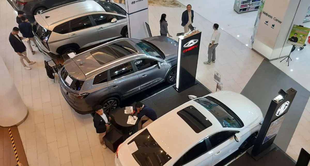 Pasar Lesu, Penjualan Mobil Nasional Turun pada 2023