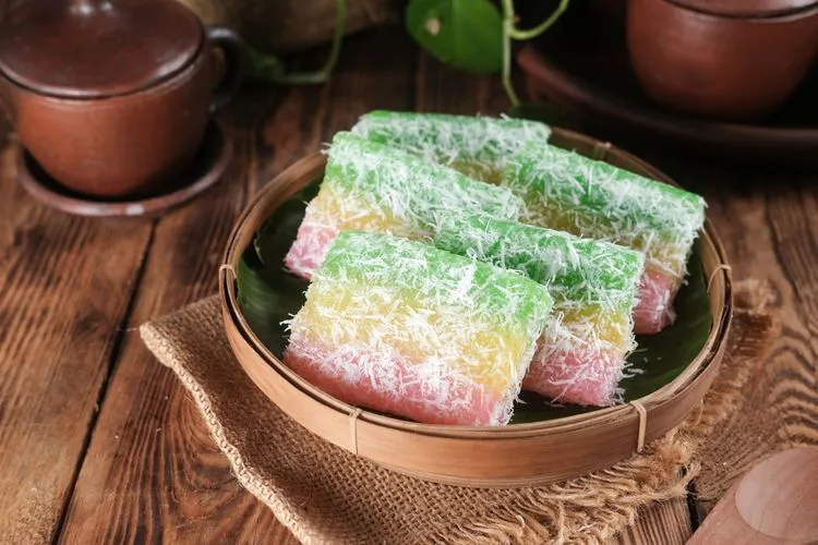 Kue Lapis Pelangi singkong