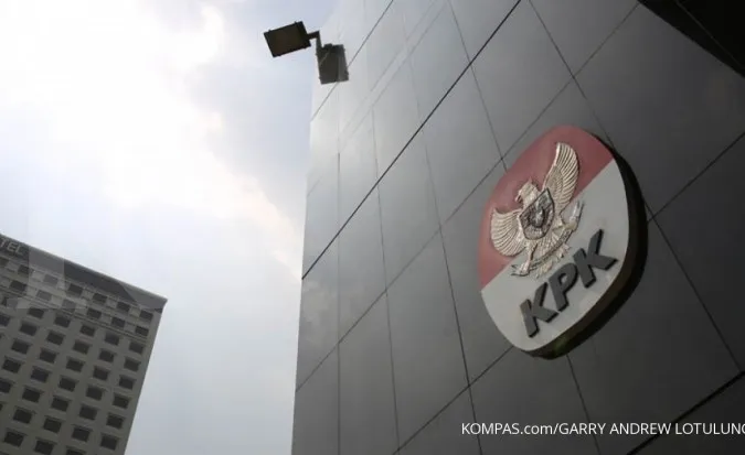 Auditor arrested for Harley Davidson gift 