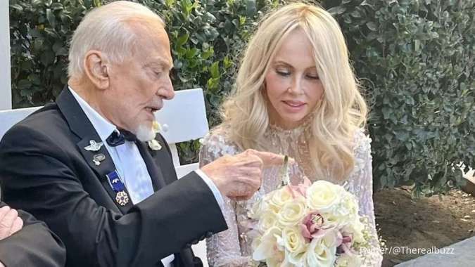 Orang Kedua yang Injakkan Kaki di Bulan, Buzz Aldrin, Menikah di Usia 93 Tahun