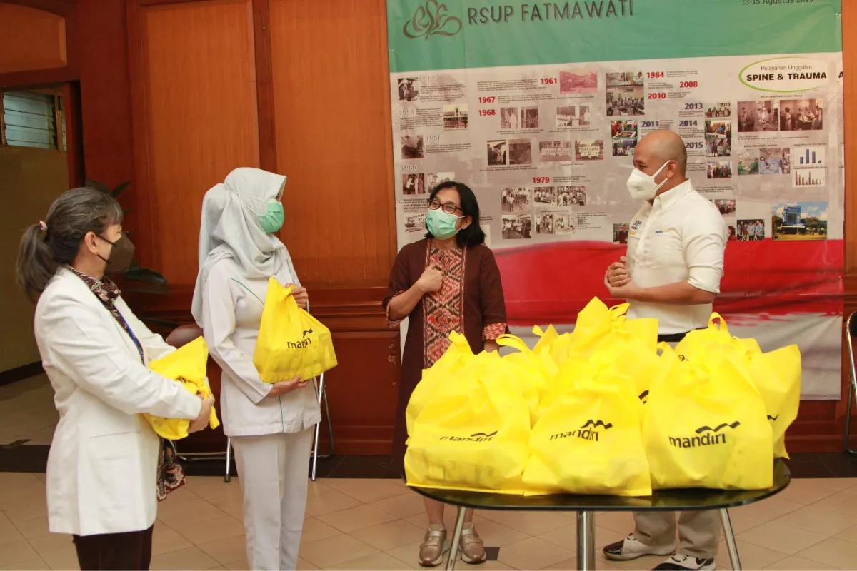 Bank Mandiri Donasikan Bantuan untuk Mendukung Indonesia Dalam Memerangi Covid-19