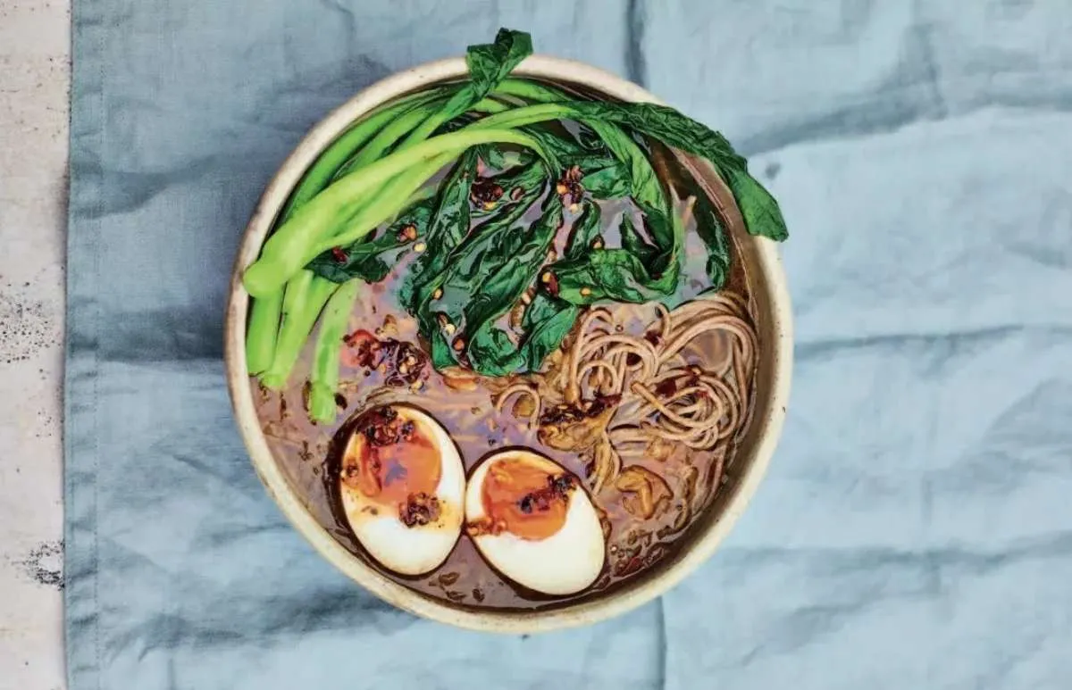 Lezat tapi Berbahaya, Sering Makan Ramen Bisa Tingkatkan Risiko Kematian