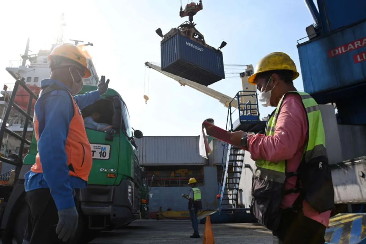 Ekonom Ramal Surplus Transaksi Berjalan Berlanjut pada Kuartal IV 2022