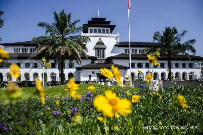 GEDUNG SATE