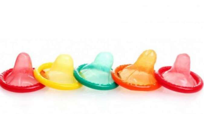 Tanda dan Penyebab Kondom Sobek atau Rusak 