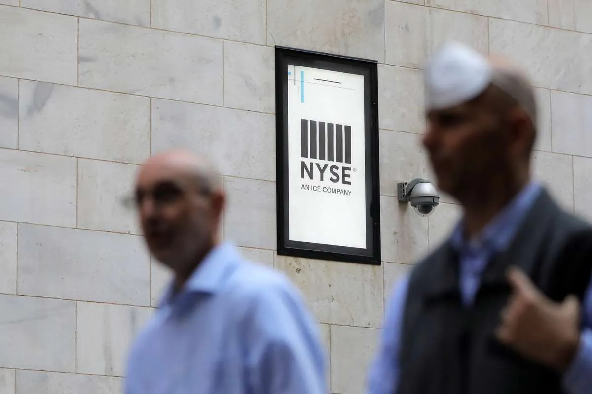 Wall Street beragam, S&P 500 ditutup naik setelah komentar Powell menenangkan pasar