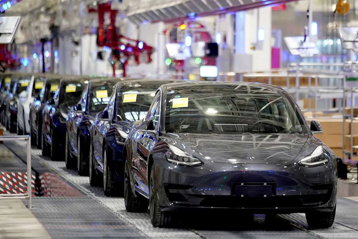 Tesla PHK Lebih Banyak Staf di Bagian Perangkat Lunak