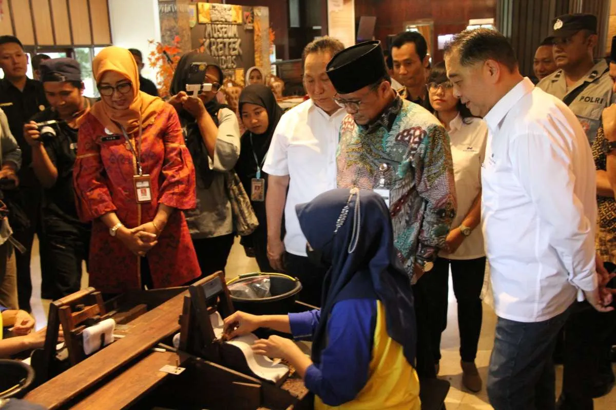 Nojorono Kudus Memperkaya Koleksi Bersejarah Museum Kretek Sebagai Upaya Pelestarian