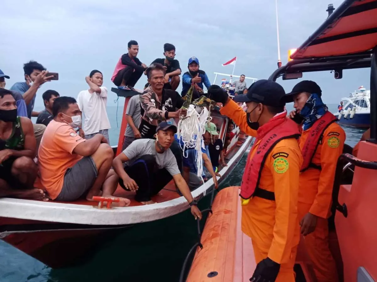 Pencarian pesawat Sriwijaya SJ 182, Basarnas kerahkan KRI Rigel dan helikopter