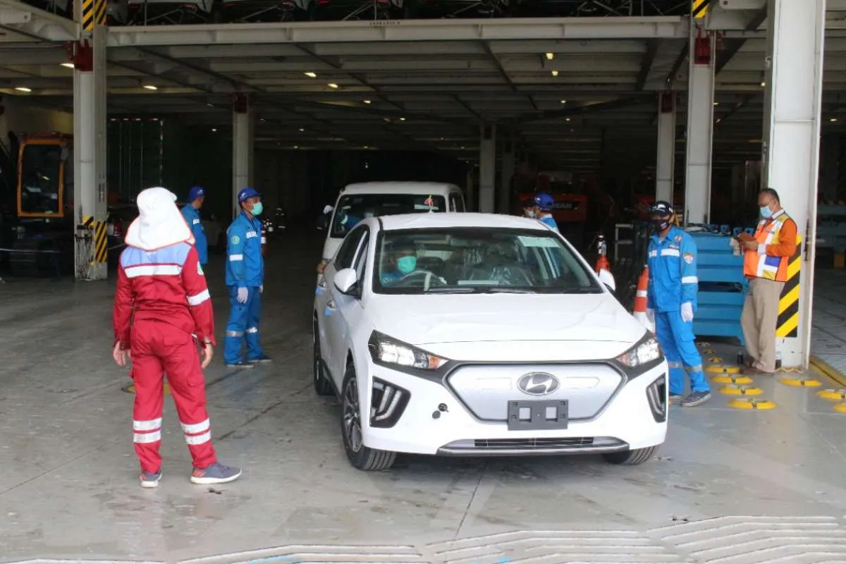 Lewat Perpres 79/2023, Jokowi Guyur Insentif Pajak Mobil Listrik Impor