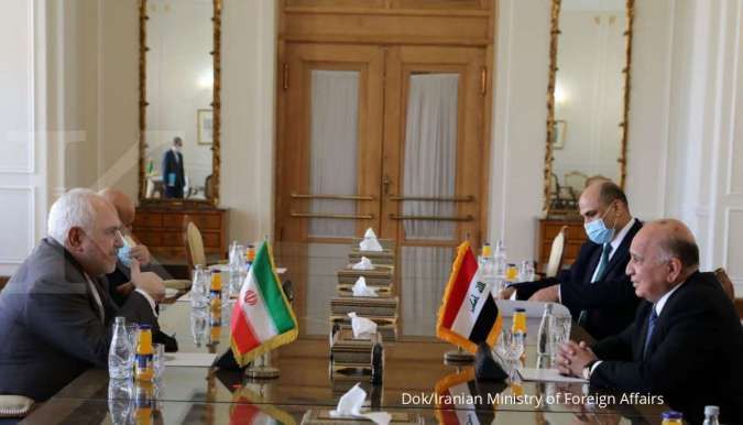 Menteri luar negeri dari kedua negara mendiskusikan masa depan hubungan bilateral Irak-Iran.
