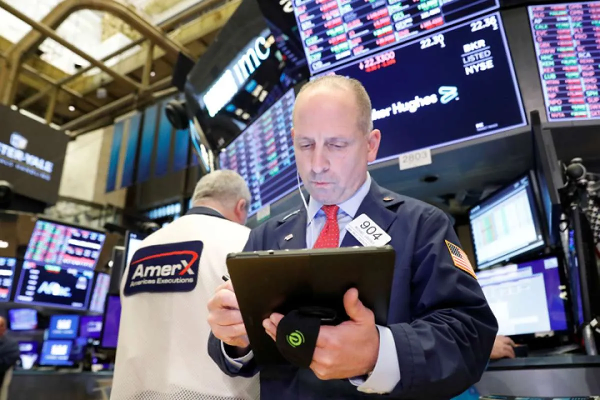 Ketegangan AS-China meningkat gara-gara UU HAM di Hong Kong, Wall Street memerah