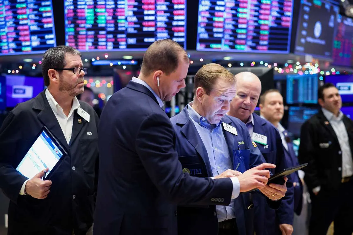 Wall Street: S&P 500 Naik Tipis, Nasdaq Turun Jelang Pidato Powell
