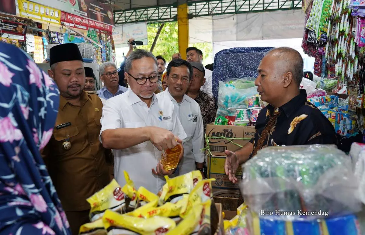 Mendag Zulkifli Tinjau Pasar Baru di Gresik Jelang Natal & Tahun Baru, Harga Turun