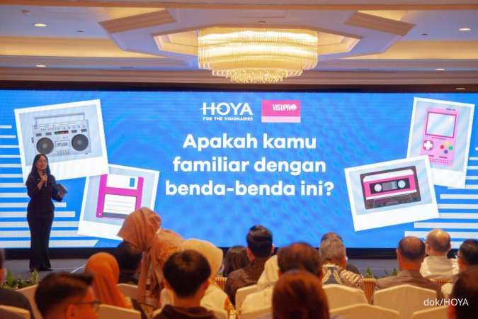 Lihat Tulisan di Ponsel Mulai Buram? Hati-hati Tanda Pre-Presbiopia