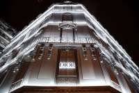 Saham-Saham Barang Mewah di Bawah Tekanan Perlambatan Ekonomi China