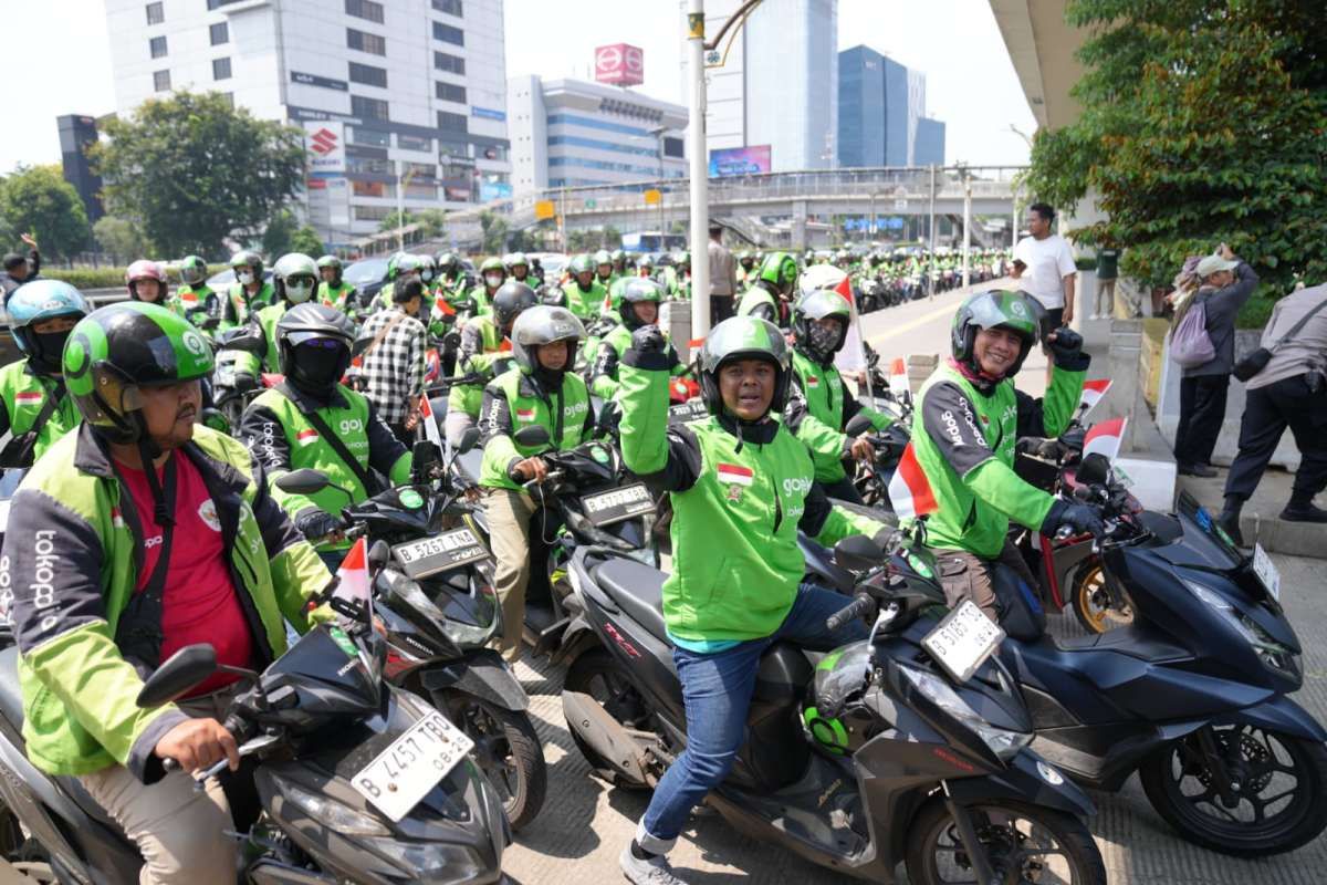 Rayakan HUT RI, Gojek Pecahkan Rekor MURI Konvoi Ojol Terbanyak