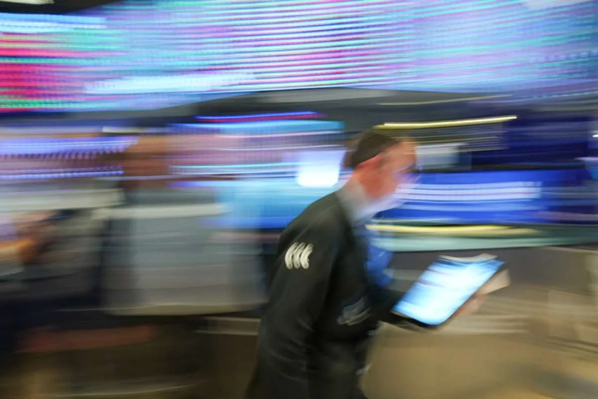 Wall Street rebound dari ketakutan virus corona, didorong data manufaktur AS