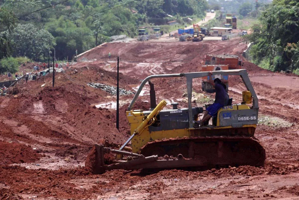 Produksi Alat Berat Tumbuh Tinggi pada Kuartal I