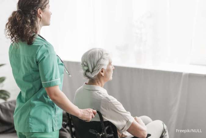 Cara Menjadi Caregiver Lansia atau Pramurukti di Luar Negeri, Syarat, dan Pelatihan
