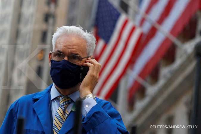 Wall Street memerah, Dow Jones jatuh lebih 100 poin terseret saham sektor teknologi