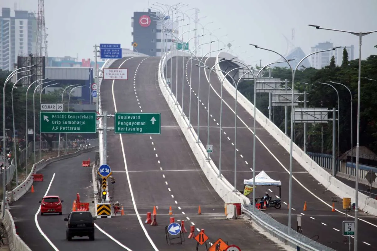 Jalan Tol Layang A.P. Pettarani Makassar diresmikan dan siap beroperasi