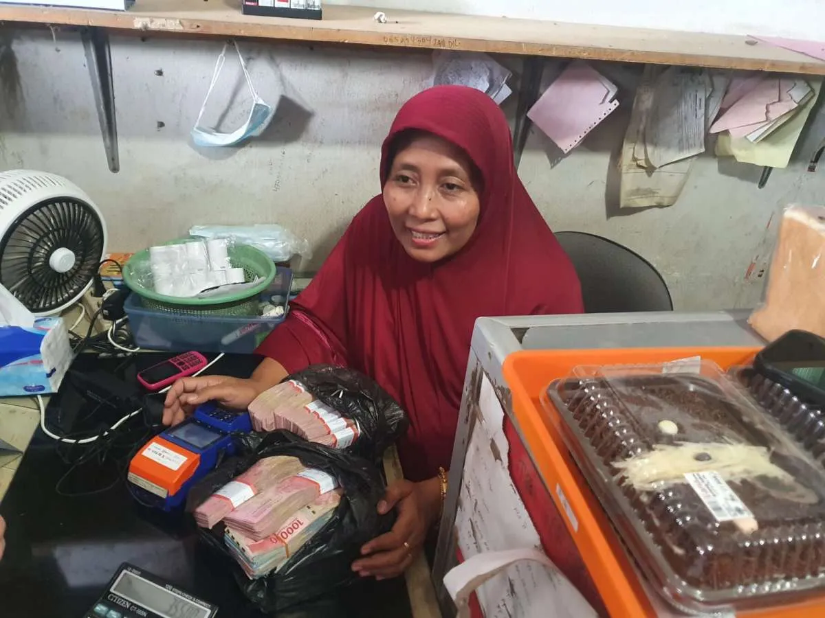 Sukses Jadi Agen BRILink, Dwi Rina Pernah Layani Transaksi Rp 8,2 miliar Sebulan