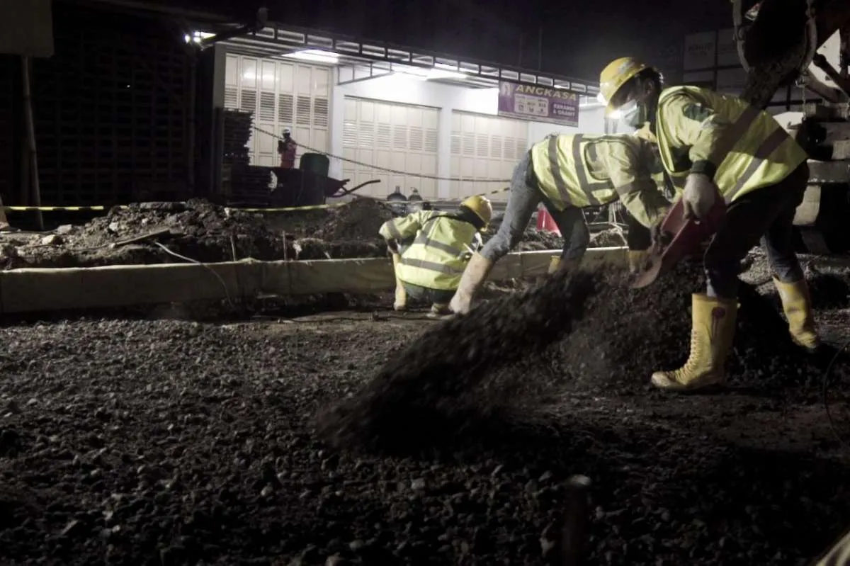 SIG Berhasil Uji Coba Aplikasi Beton Cepat Kering di Jalan Raya Semarang-Godong