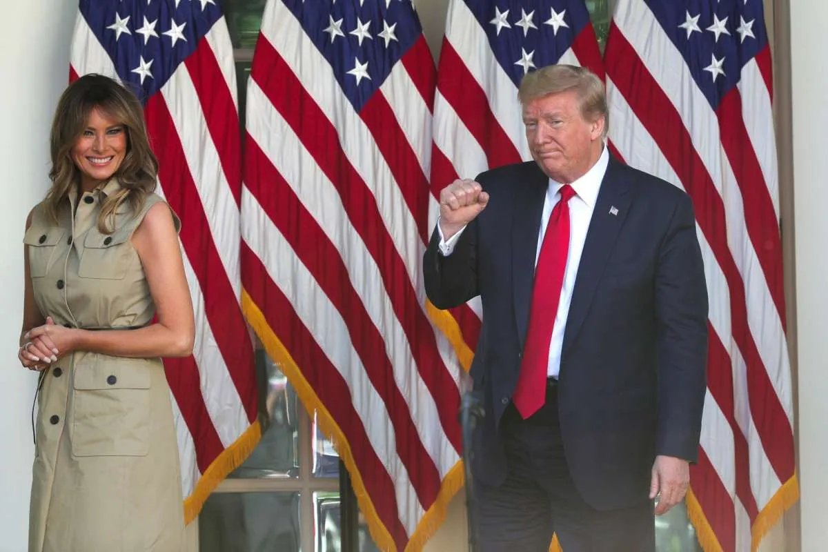 Donald Trump bakal karantina mandiri usai asisten kepercayaannya positif Covid-19
