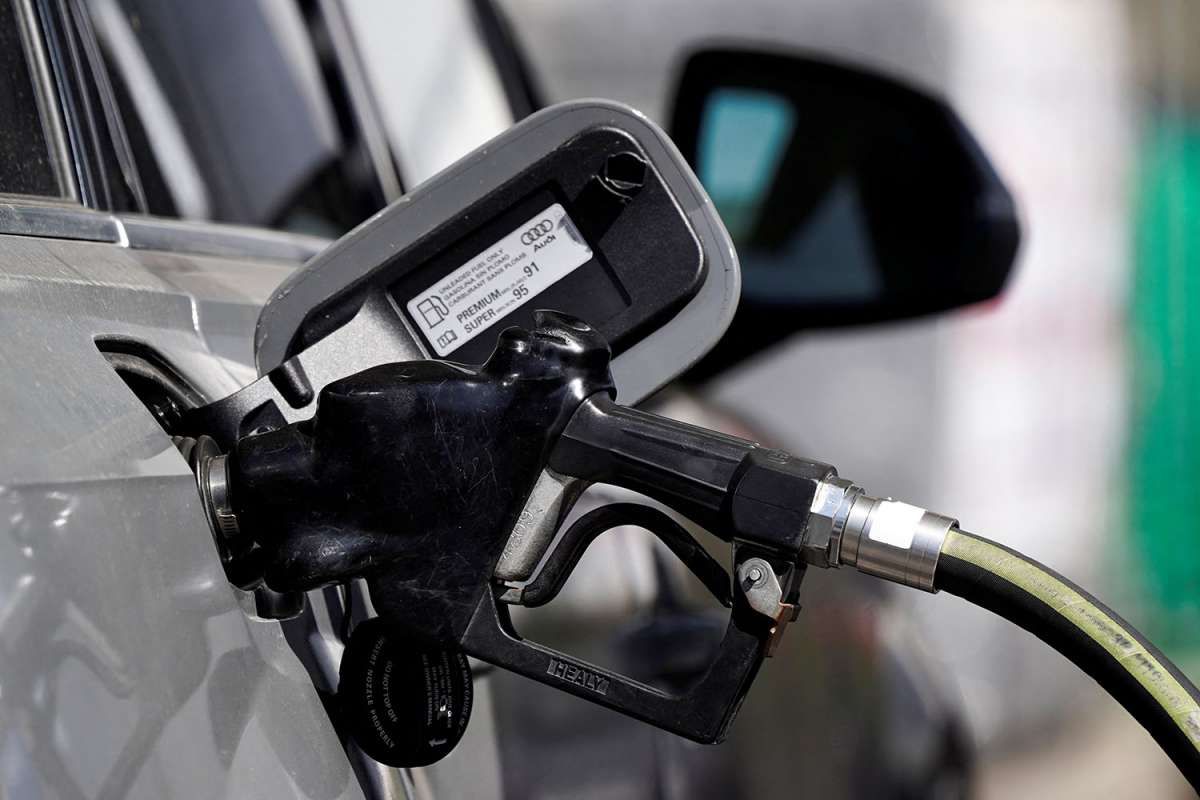 Oil Slips on Fears Over Slowing China Demand