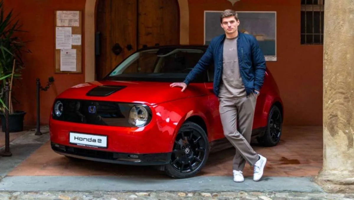 Honda Perkenalkan Edisi Khusus Mobil Listrik Honda e Tampil dengan Pilihan Warna Baru