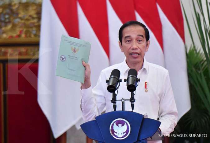 Awal tahun 2021, Presiden Jokowi serahkan lebih dari 500.000 sertifikat tanah