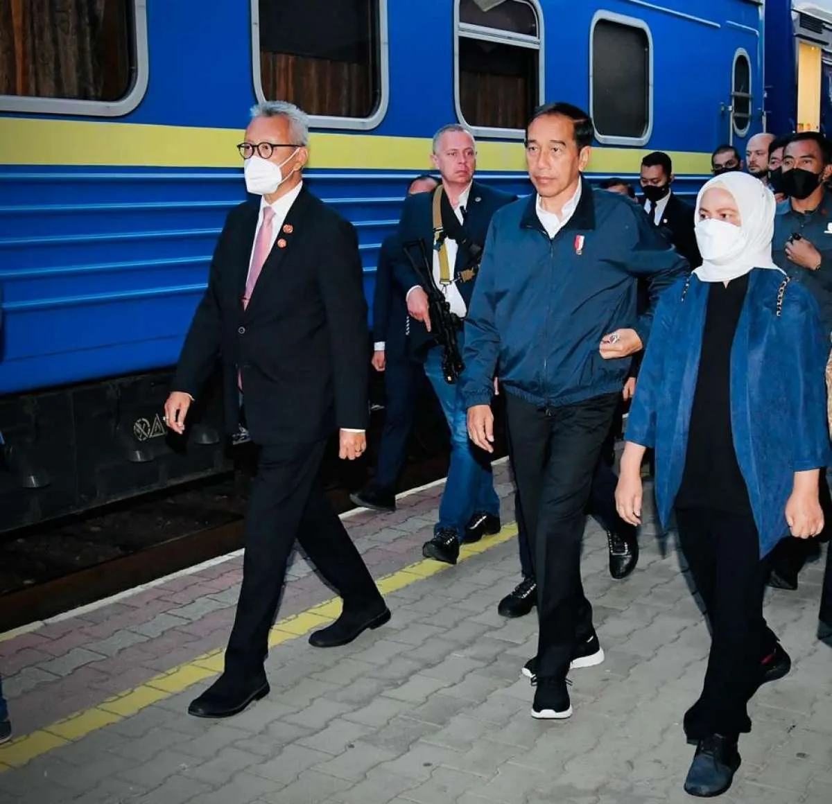 Jokowi Menawarkan Diri Membawa Pesan dari Presiden Zelenskyy untuk Presiden Putin