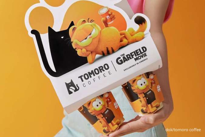 Promo Tomoro Coffee Gratis Merchandise Garfield dari Mug, Badge, hingga Sticker