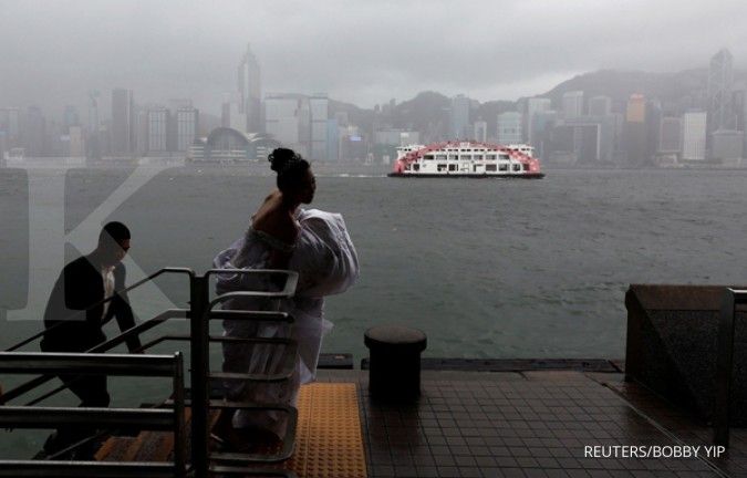 Hong Kong's Heaviest Rain in at Least 140 Years Floods City Streets, Metro