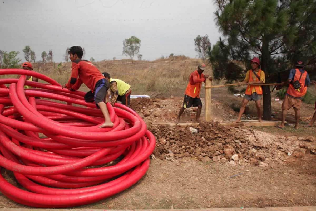 Proyek listrik 35.000 MW molor, saham emiten kabel jadi kurang menarik?