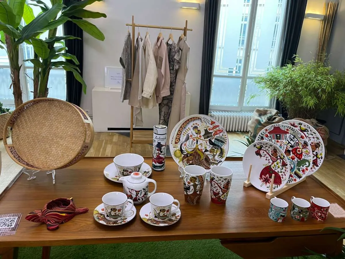 Produk UKM Indonesia Tampil di Agenda Resmi Paris Fashion Week Showroom 2022