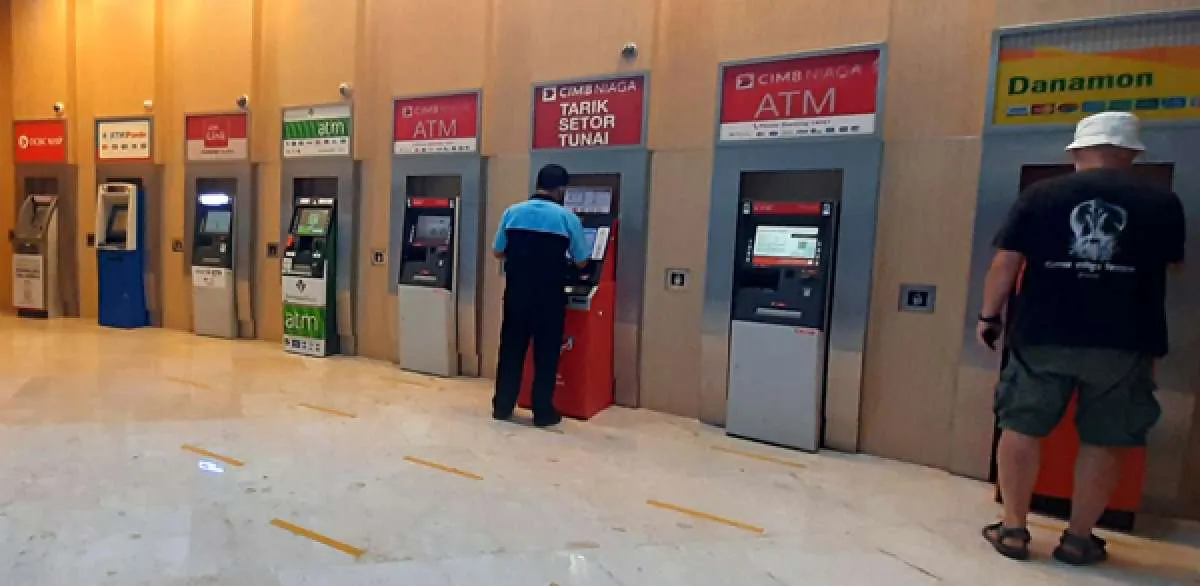 Bursa Jumat (26/3) akan dibuka, ini rekomendasi saham sektor bank untuk trading