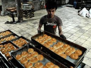 Ujungnya konsumen yang tanggung kenaikan biaya produksi makanan minuman